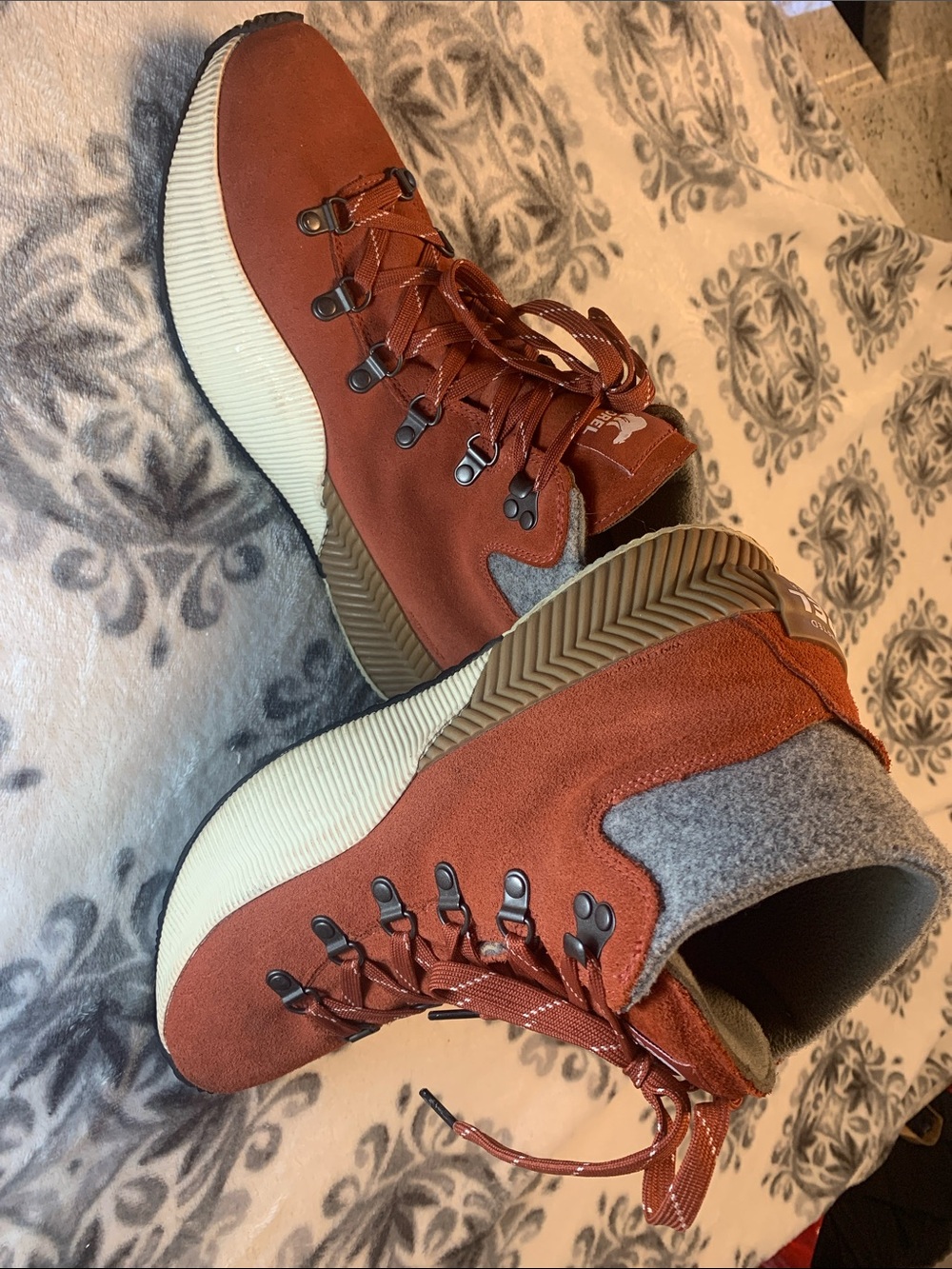 EUC Sorel Women's Out 'N About III Conquest waterproof boots